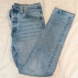 Women’s Levi Skinny 501s size 6/28